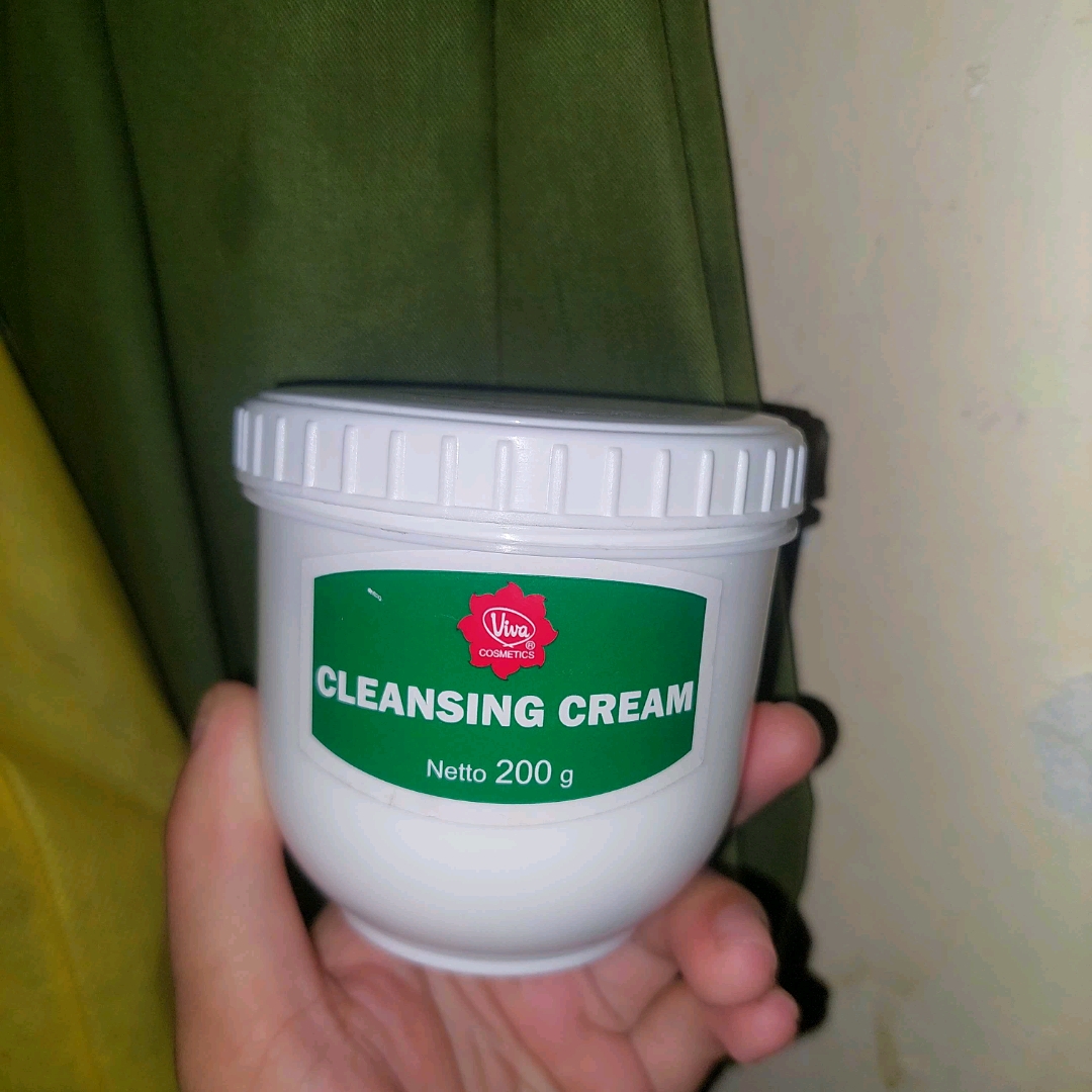 Cleansing Cream imgfdn-cdb416bd-49d7-44e6-8cab-9e9bd5bcfdfa