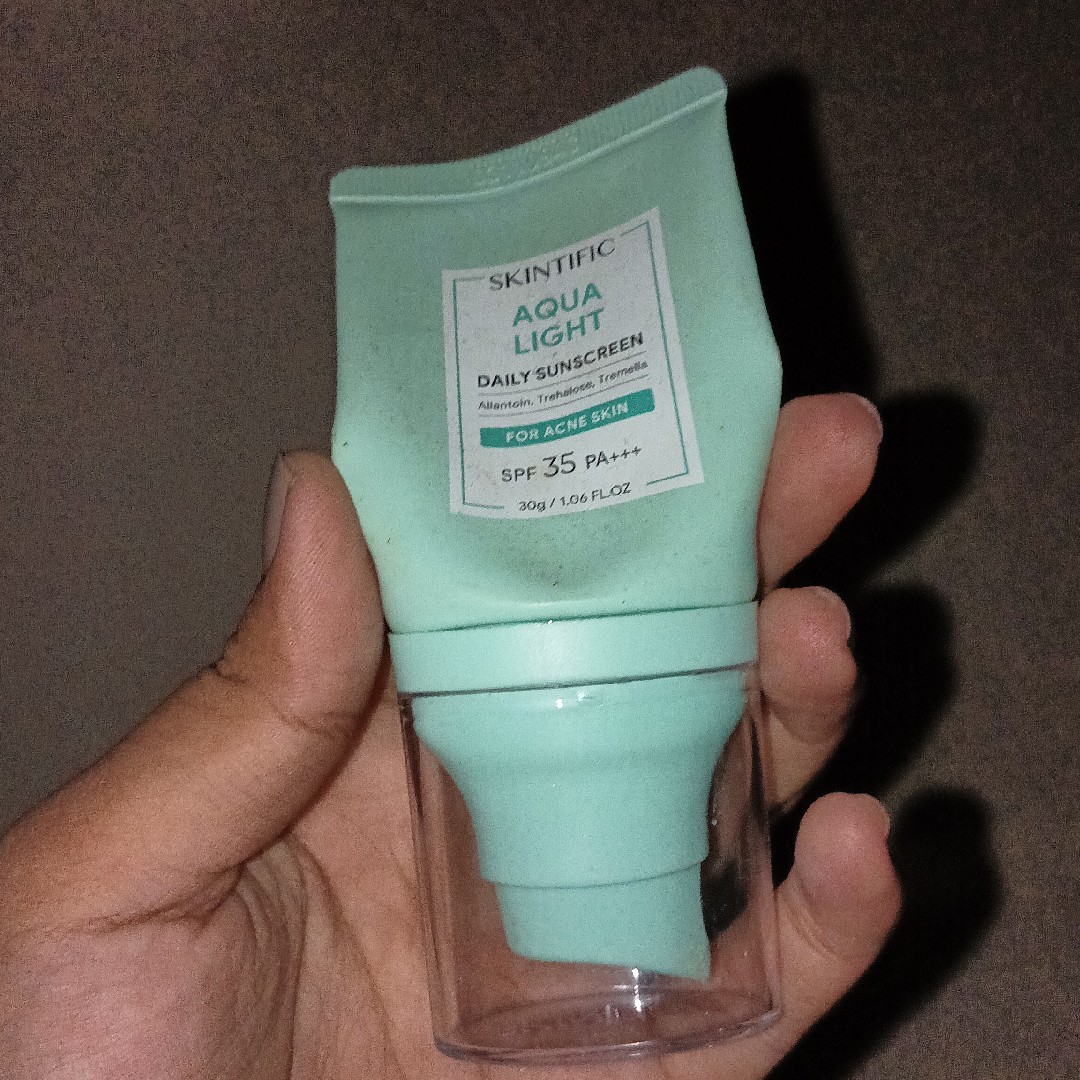 Aqua Light Daily Sunscreen SPF 35 PA+++ imgfdn-4de60ede-5926-48f5-b3ce-294dae14e956