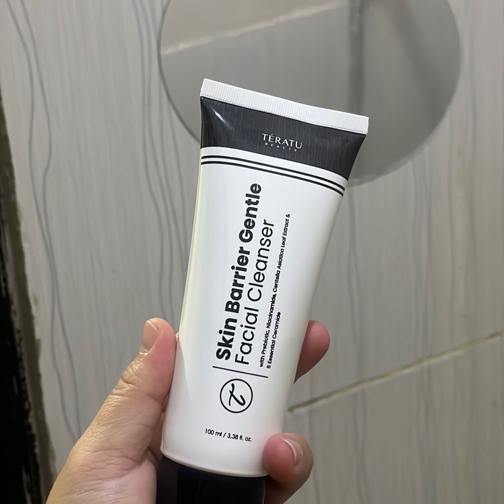 Skin Barrier Gentle Facial Cleanser imgfdn-4d8f33f6-3e9e-46cf-8b93-e6ffa9f9d6df