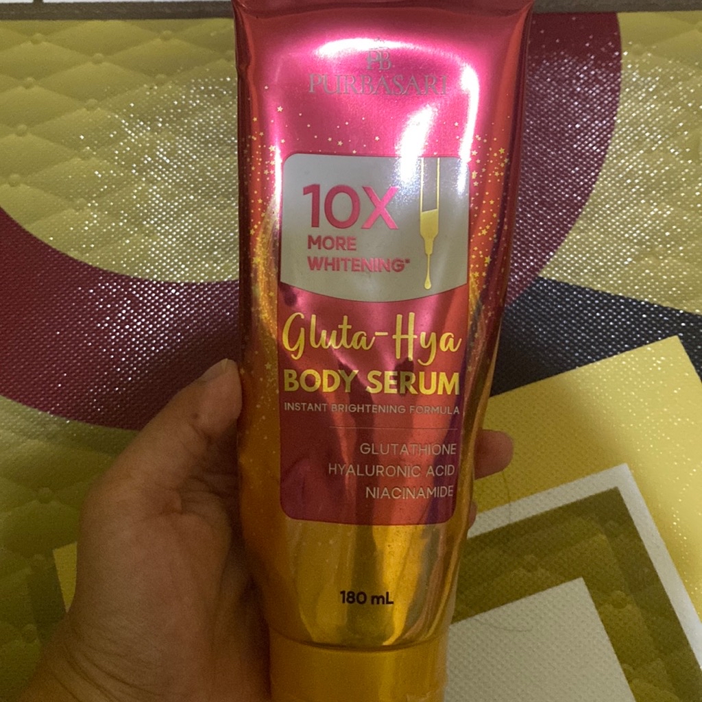 Gluta Hya Body Serum imgfdn-c35500ae-11f3-4191-983a-7947908cd3aa