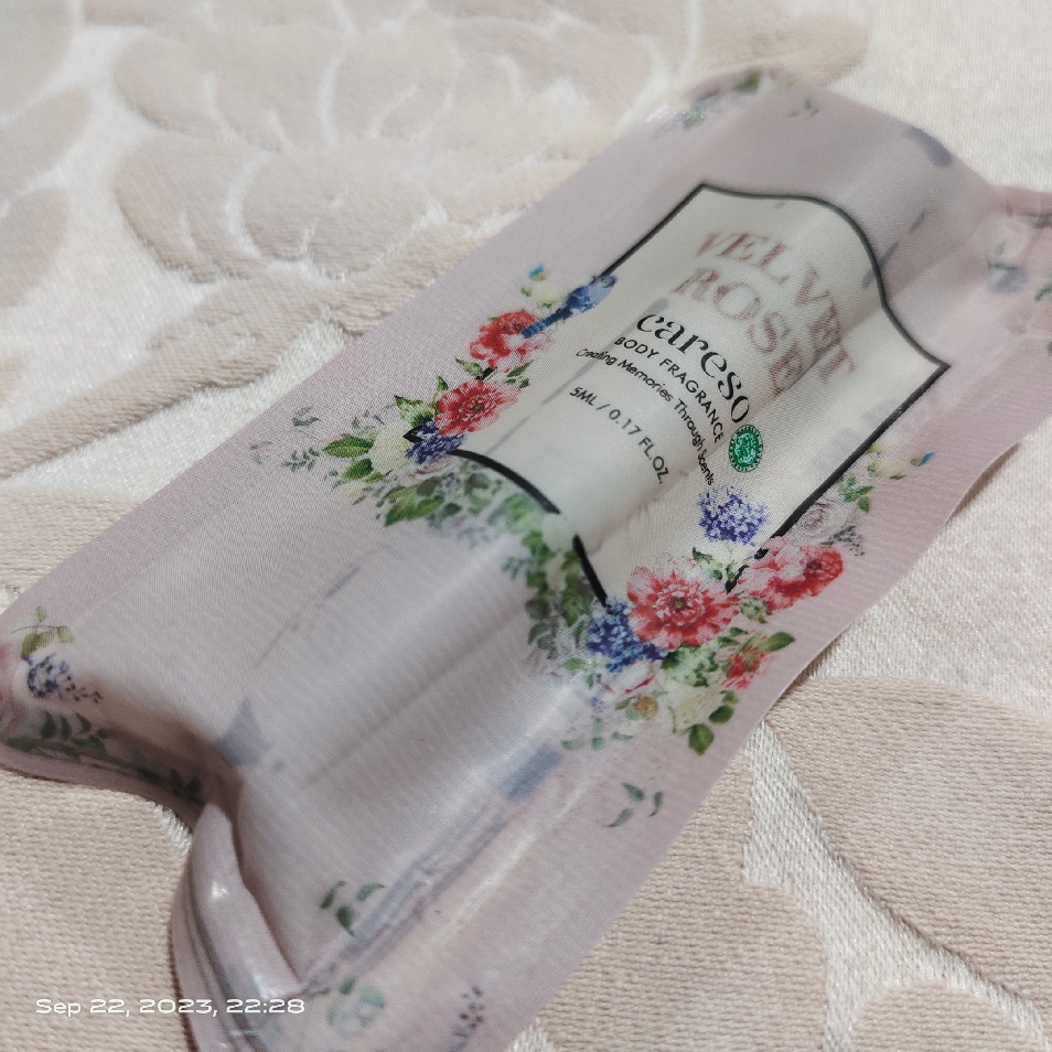 Body Fragrance - Velvet Rose imgfdn-3f51ac3e-9bc0-4350-877f-eace685131a0