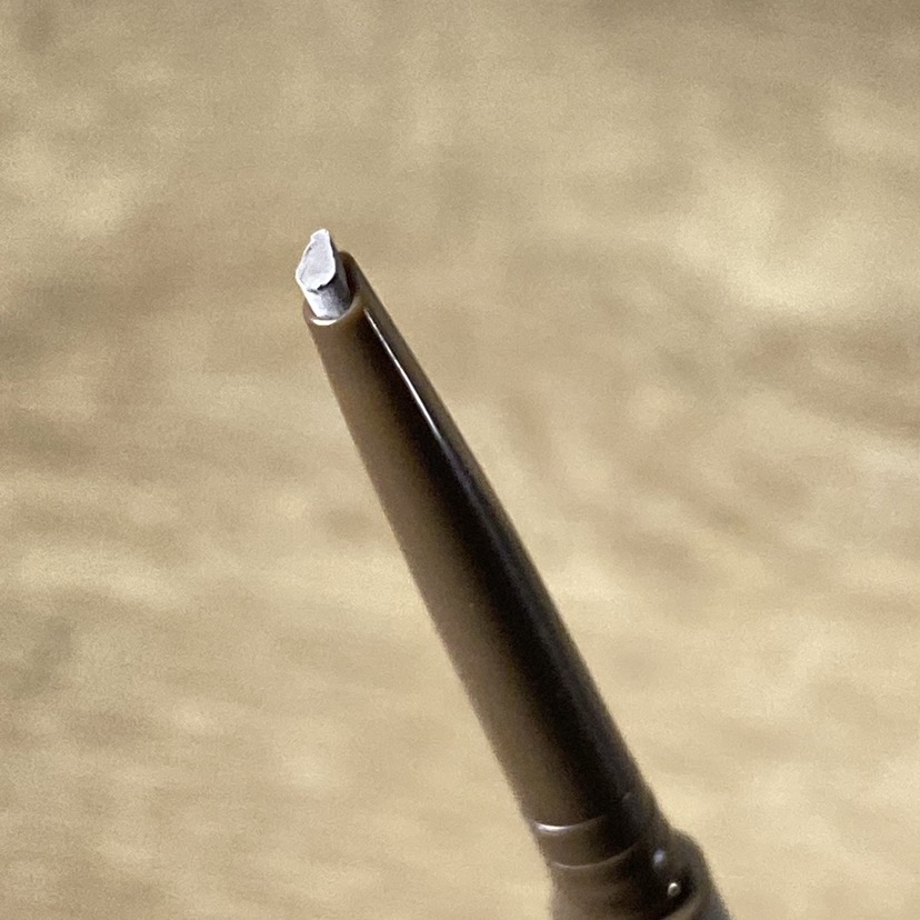 Natural Look Eyebrow Matic - Dark Brown imgfdn-6f8f1455-56a2-4edc-bc9c-0fb7d6a84c24