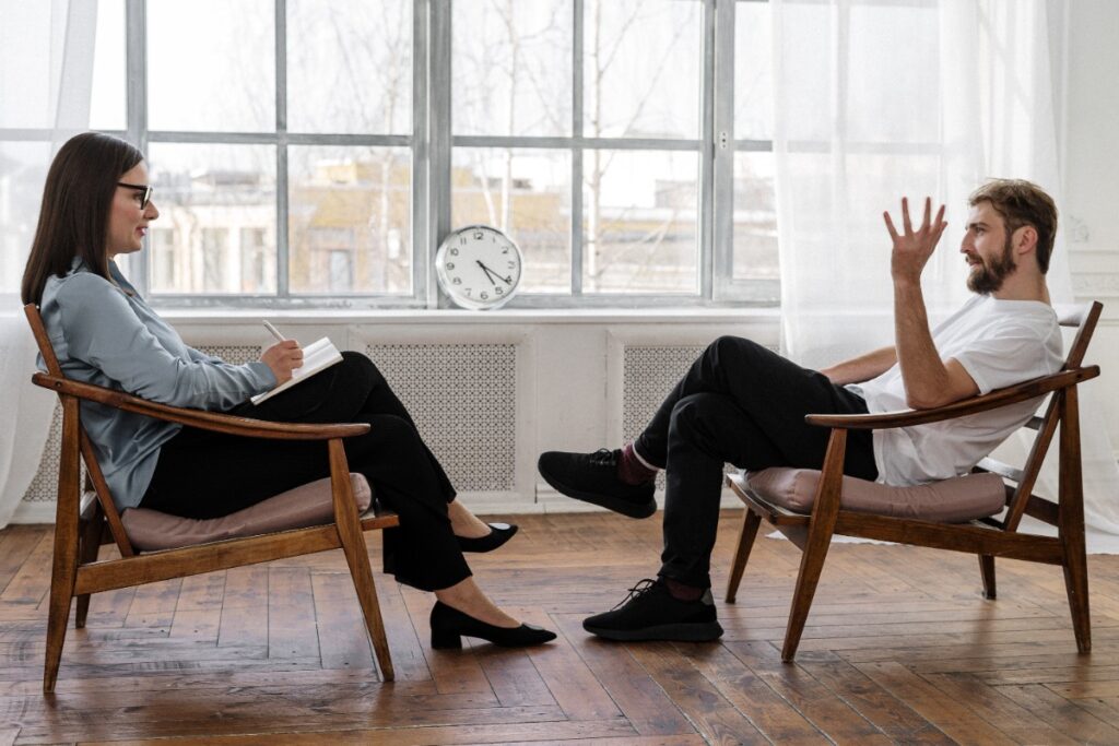 circlemagazine-circledna-why-everyone-should-go-to-therapy