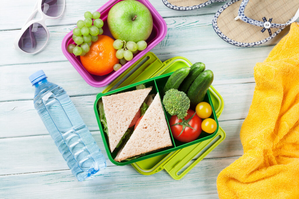 circlemagazine-circledna-vacation-lunch-box-and-items