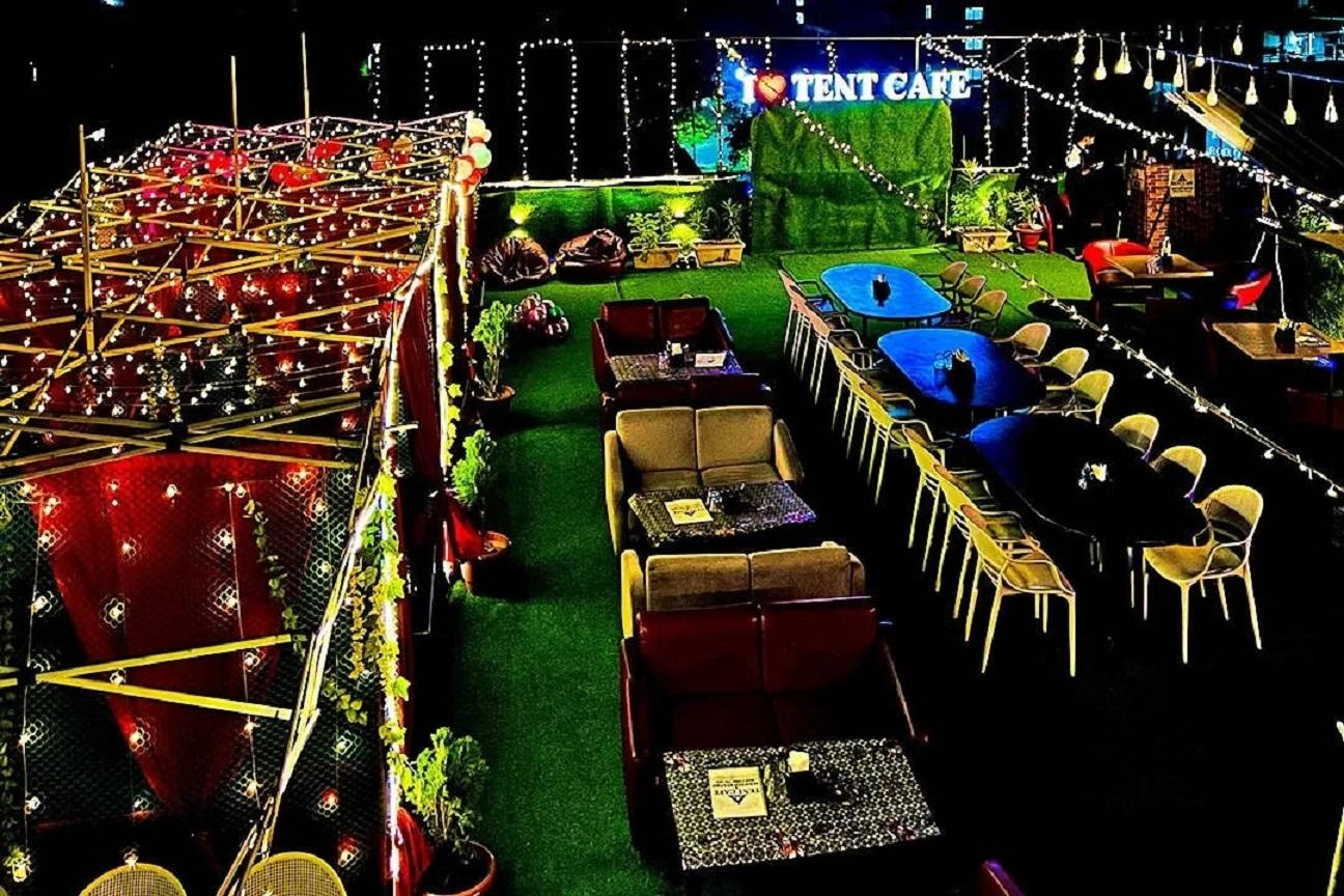 tentrooftoprestrocafe