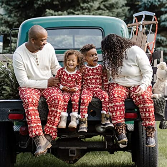 20+ Warm Christmas Gift for Family you should not miss 37 Christmas Gift for Family - Matching Pajamas