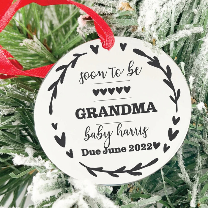 25 Unique Christmas Gift for Grandma that Warm Her Heart 33 Christmas Gifts for Grandma - Personalized Ornament