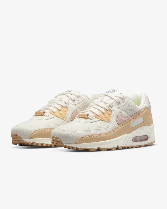 34 Unique Christmas Gifts for Mom will Love 2022 67 Sneaker