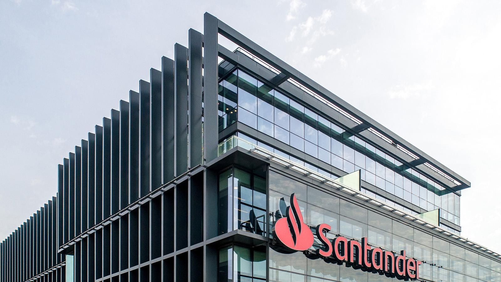 جرقه بزرگ برای تحول بانکداری سنتی اروپا: ورود غول بانکی اسپانیا به دنیای ارزهای دیجیتال