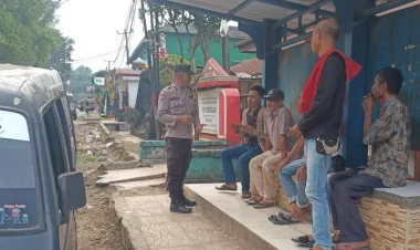 Patroli Dialogis Polsek Menes Himbau Sopir Angkot