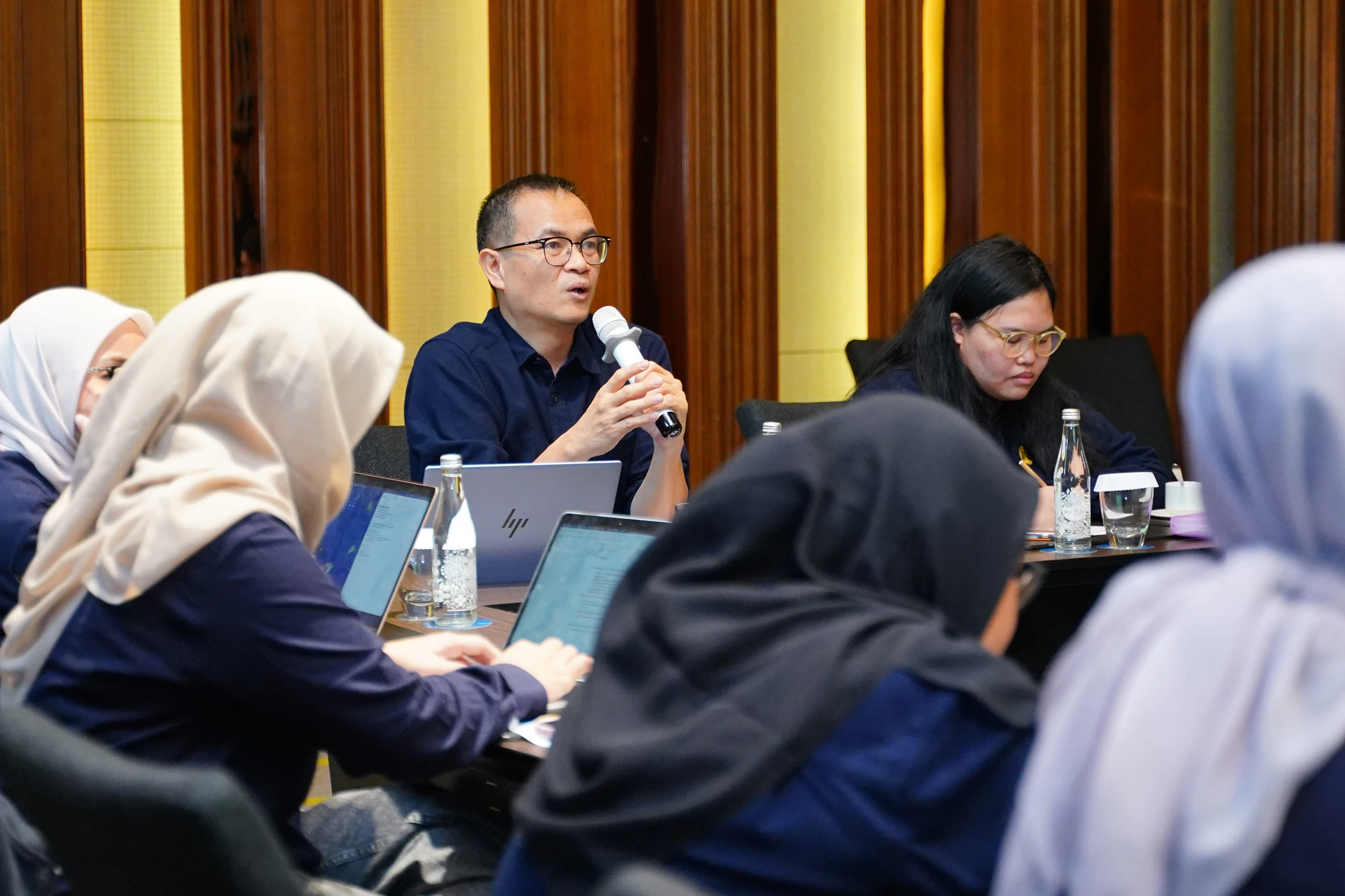 A knowledge hub for climate and sustainable finance