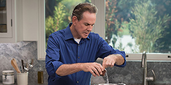 Teaches Cooking Techniques I: Vegetables, Pasta, and Eggs By Thomas Keller - MasterClass