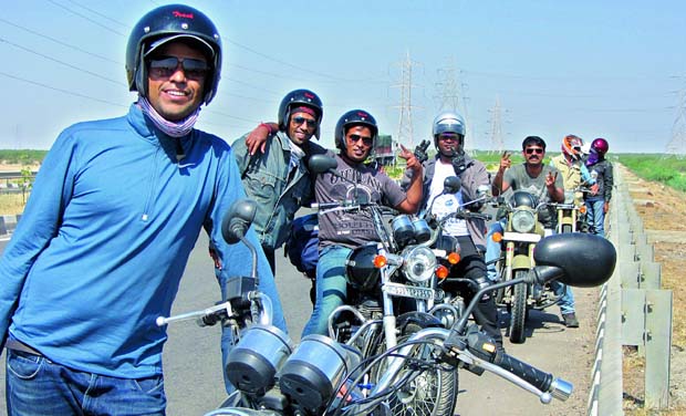 Abhishek, Paresh, Shravan, Yogesh, Narsimha, Pavan and Santosh stop to take a photo during their road trip to Great Rann of Kutch, Gujarat. Abhishek, Paresh, Shravan, Yogesh, Narsimha, Pavan and Santosh stop to take a photo during their road trip to Great Rann of Kutch, Gujarat.
