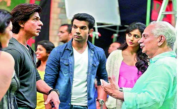 Starstruck: Shah Rukh, Rajkummar Rao, Rakul Preet and Ramesh Sippy Starstruck: Shah Rukh, Rajkummar Rao, Rakul Preet and Ramesh Sippy