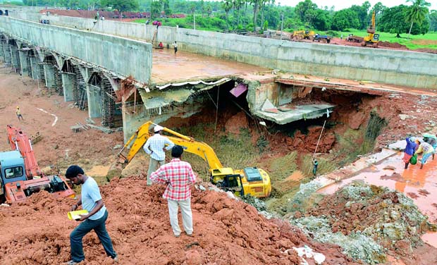 Repair works are in progress at Janampeta in West Godavari on Monday where the retaining wall of Polavaram right main canal collapsed on Saturday. (Photo: DC) Repair works are in progress at Janampeta in West Godavari on Monday where the retaining wall of Polavaram right main canal collapsed on Saturday. (Photo: DC)
