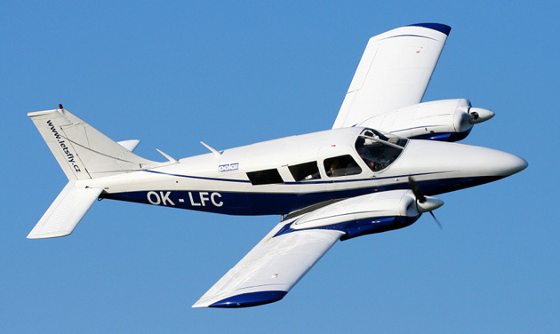 7-year-old girl survives US plane crash that kills four others