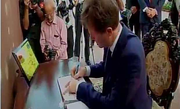 Clegg's office said the trip will "take advantage of the opportunities presented by the new Indian government's focus on economic growth" (Photo: ANI/Twitter) Clegg's office said the trip will "take advantage of the opportunities presented by the new Indian government's focus on economic growth" (Photo: ANI/Twitter)