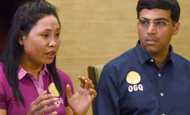 L Sarita Devi (L) with chess icon Viswanathan Anand at an Olympic Gold Quest event in Mumbai on Tuesday (Photo: PTI) L Sarita Devi (L) with chess icon Viswanathan Anand at an Olympic Gold Quest event in Mumbai on Tuesday (Photo: PTI)