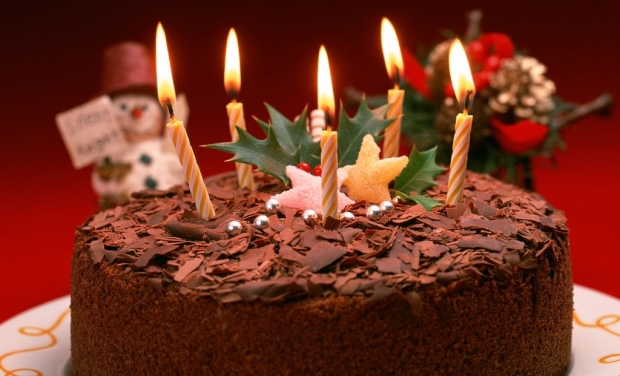 Birthday cake (Photo courtesy: happyholidays2014.com) Birthday cake (Photo courtesy: happyholidays2014.com)