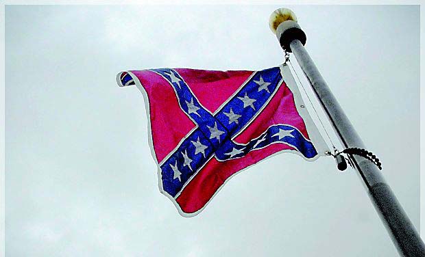 The flag was seen as symbol of racial apartheid (Photos: viaweb) The flag was seen as symbol of racial apartheid (Photos: viaweb)