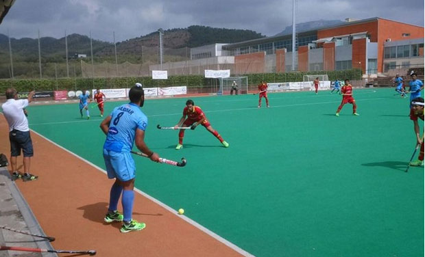 Spain had the first shot at goal in the second quarter when they were awarded a penalty corner but Indian custodian PR Sreejesh deflected it and stood like a rock in front of the Indian goal to deny the hosts. (Photo: Hockey India) Spain had the first shot at goal in the second quarter when they were awarded a penalty corner but Indian custodian PR Sreejesh deflected it and stood like a rock in front of the Indian goal to deny the hosts. (Photo: Hockey India)