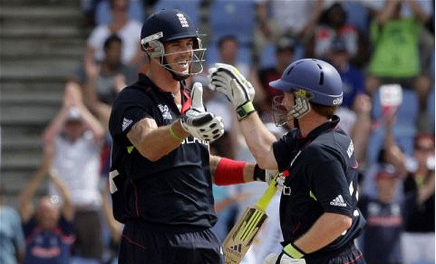 Kevin Pietersen (L) with current England captain Eoin Morgan during a one-day international (Photo: AP) Kevin Pietersen (L) with current England captain Eoin Morgan during a one-day international (Photo: AP)