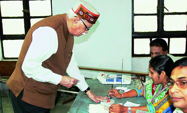 BJP leader L.K. Advani casts his vote during Ahmedabad municipal corporation elections. (Photo: PTI) BJP leader L.K. Advani casts his vote during Ahmedabad municipal corporation elections. (Photo: PTI)