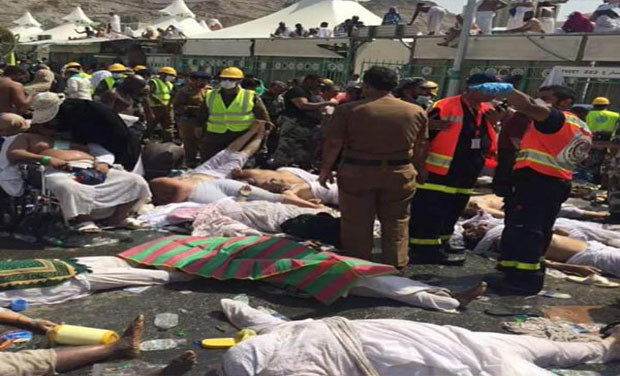 Rescue workers at stampede site (Photo: Twitter) Rescue workers at stampede site (Photo: Twitter)