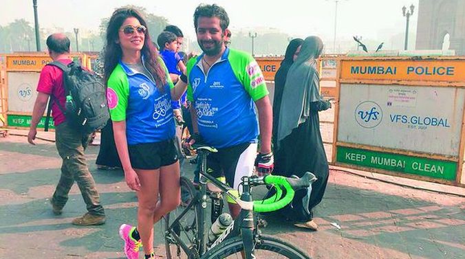 Shriya Saran turned up to support Aditya Mehta at the finish point in Mumbai Shriya Saran turned up to support Aditya Mehta at the finish point in Mumbai