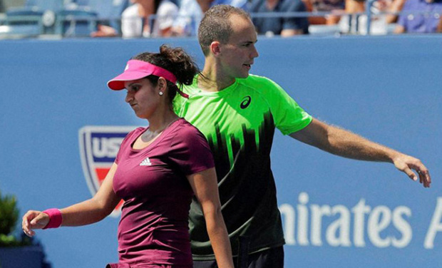 Mixed doubles defending champions Sania and Bruno Soares lost 3-6, 3-6 to Czech Republic's Andrea Hlavackova-Lukasz Kubot in a first round contest lasting 65 minutes. (Photo: AP/ File) Mixed doubles defending champions Sania and Bruno Soares lost 3-6, 3-6 to Czech Republic's Andrea Hlavackova-Lukasz Kubot in a first round contest lasting 65 minutes. (Photo: AP/ File)