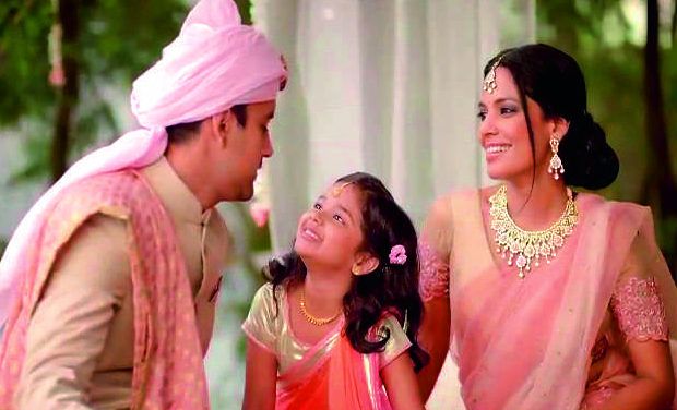 Videograb from Tanishq ad Videograb from Tanishq ad