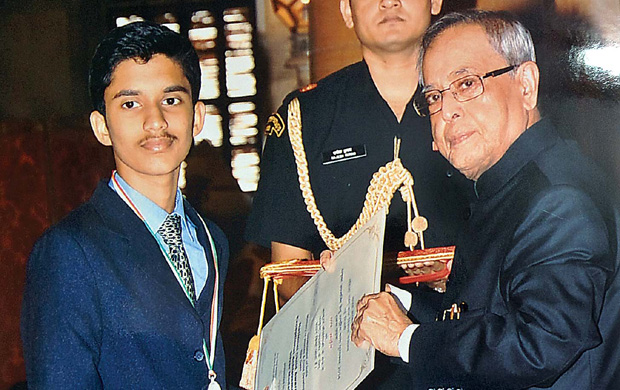 Arjun receiving an award from President Pranab Mukherjee for his exceptional achievement. (Photo: DC) Arjun receiving an award from President Pranab Mukherjee for his exceptional achievement. (Photo: DC)