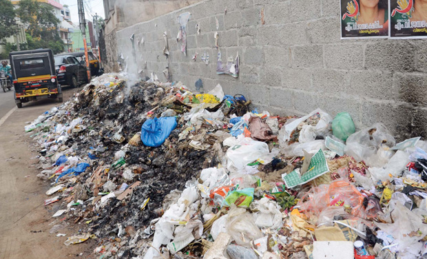 The city is once again flooded with waste posing health hazards to the city residents. (Photo: DC) The city is once again flooded with waste posing health hazards to the city residents. (Photo: DC)