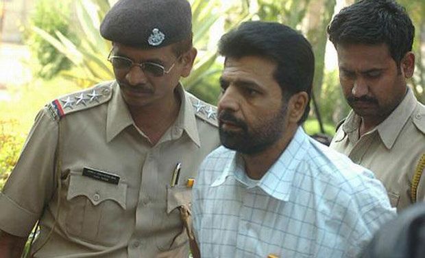 The Supreme Court on Wednesday rejected curative petition of Yakub Memon, convict in the 1993 Mumbai blasts case. He is scheduled to be hanged to death in Nagpur Jail tomorrow at 7 am. His new mercy plea is being reviewed by the Home Ministry. The Supreme Court on Wednesday rejected curative petition of Yakub Memon, convict in the 1993 Mumbai blasts case. He is scheduled to be hanged to death in Nagpur Jail tomorrow at 7 am. His new mercy plea is being reviewed by the Home Ministry.