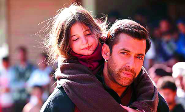 Salman Khan and Harshaali Malhotra in Bajrangi Bhaijaan Salman Khan and Harshaali Malhotra in Bajrangi Bhaijaan
