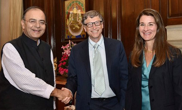 Bill Gates offers flood relief and promotes innovation to ...