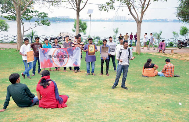 An on-going street play by NGO Yuvatha. (Photo: DC) An on-going street play by NGO Yuvatha. (Photo: DC)