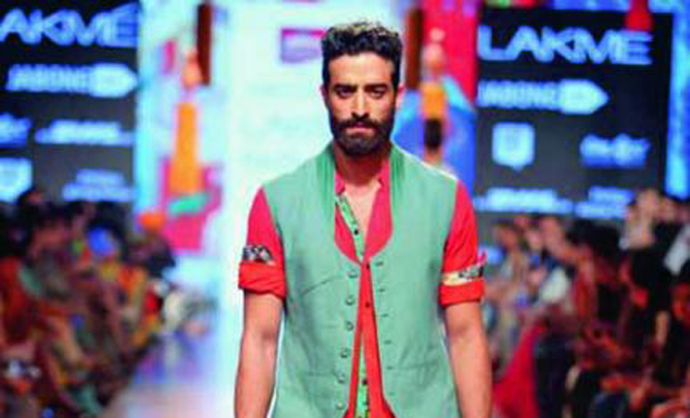 A model at the Lakme fashion Week 2015 A model at the Lakme fashion Week 2015