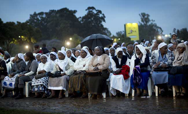 Catholic sisters wait just after dawn in the rain and mud to attend a Mass to be given by Pope Francis at the campus of the University of Nairobi in Kenya Thursday, Nov. 26, 2015. (Photo: AP) Catholic sisters wait just after dawn in the rain and mud to attend a Mass to be given by Pope Francis at the campus of the University of Nairobi in Kenya Thursday, Nov. 26, 2015. (Photo: AP)