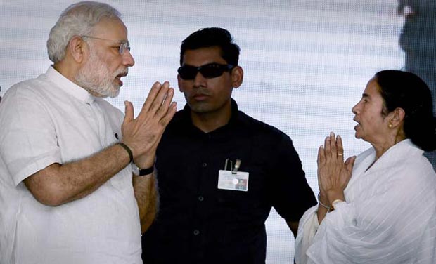 Prime Minister Narendra Modi with West Bengal Chief Minister Mamata Banerjee. (Photo:PTI) Prime Minister Narendra Modi with West Bengal Chief Minister Mamata Banerjee. (Photo:PTI)