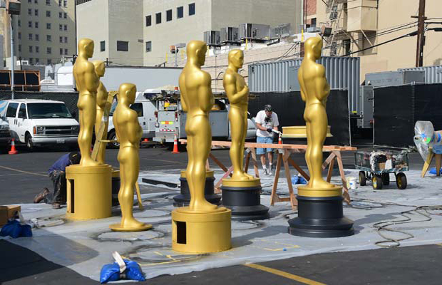 Artists touch up statues of Oscar due for the red carpet in a backlot off Hollywood Boulevard in Hollywood amid preparations for the 87th Academy Awards on February 22. (Photo: AFP) Artists touch up statues of Oscar due for the red carpet in a backlot off Hollywood Boulevard in Hollywood amid preparations for the 87th Academy Awards on February 22. (Photo: AFP)