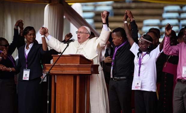 Pope Francis addresses Kenyan youth at Kasarani stadium in Nairobi (Photo: AFP) Pope Francis addresses Kenyan youth at Kasarani stadium in Nairobi (Photo: AFP)