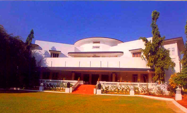 Raj Bhavan Hyderabad (Photo Courtesy: governor.tsap.nic.in) Raj Bhavan Hyderabad (Photo Courtesy: governor.tsap.nic.in)