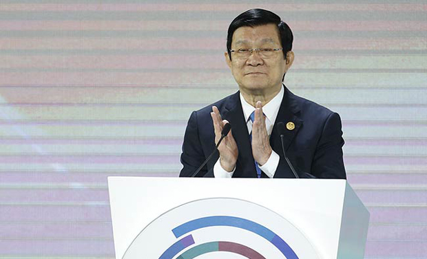 Vietnam's President Truong Tan Sang applauds during the Asia-Pacific Economic Cooperation (APEC) CEO summit in the capital city of Manila (Photo: AFP) Vietnam's President Truong Tan Sang applauds during the Asia-Pacific Economic Cooperation (APEC) CEO summit in the capital city of Manila (Photo: AFP)