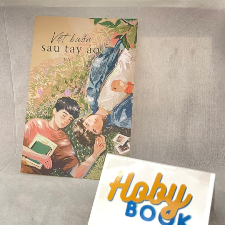 Sách - Vệt buồn sau tay áo - Bảo