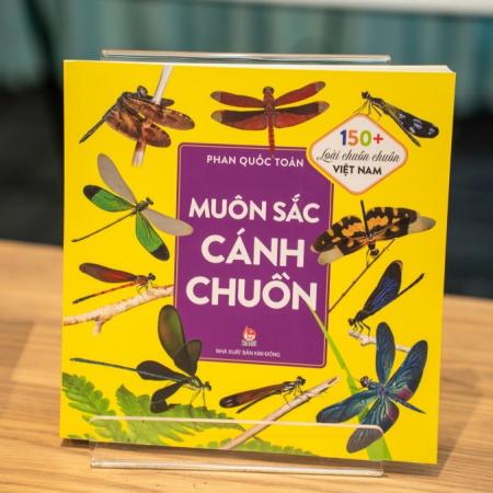 Sách - Muôn sắc cánh chuồn: 150+ loài chuồn chuồn Việt Nam