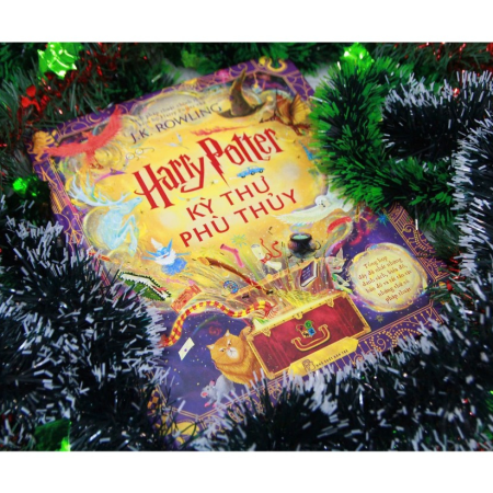 Sách - Harry Potter - Kỳ thư phù thủy: Sách pháp thuật chính thức (Bìa cứng - Bản màu)