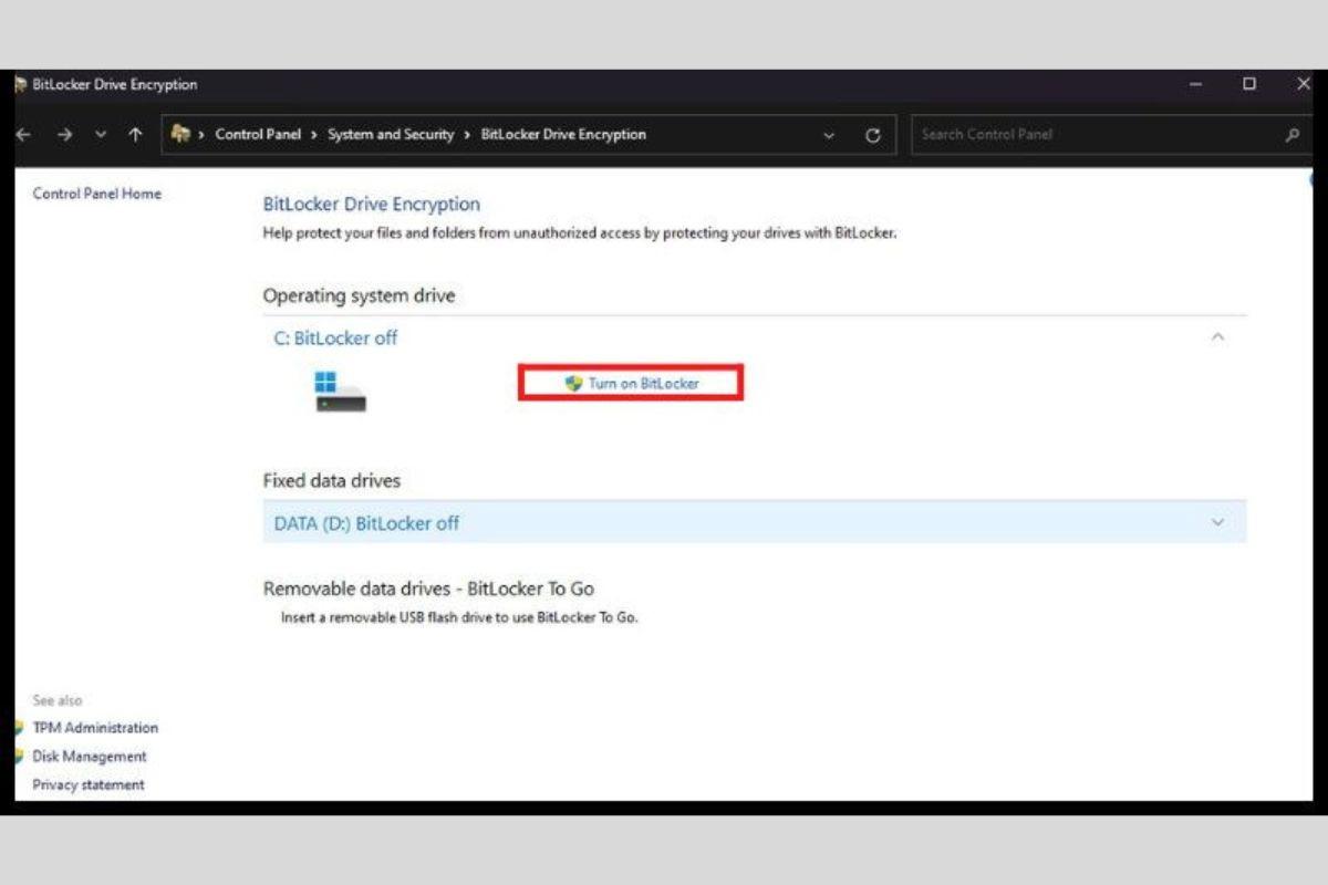 Chọn vào mục Turn on Bitlocker