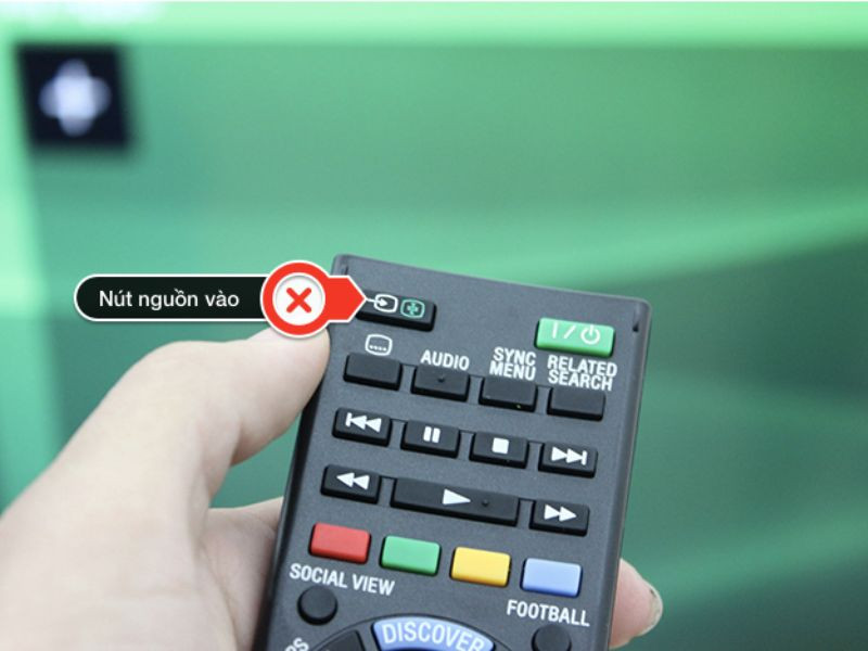 Sử dụng remote, chọn nút nguồn vào (Input), sau đó chọn tín hiệu HDMI/MHL.