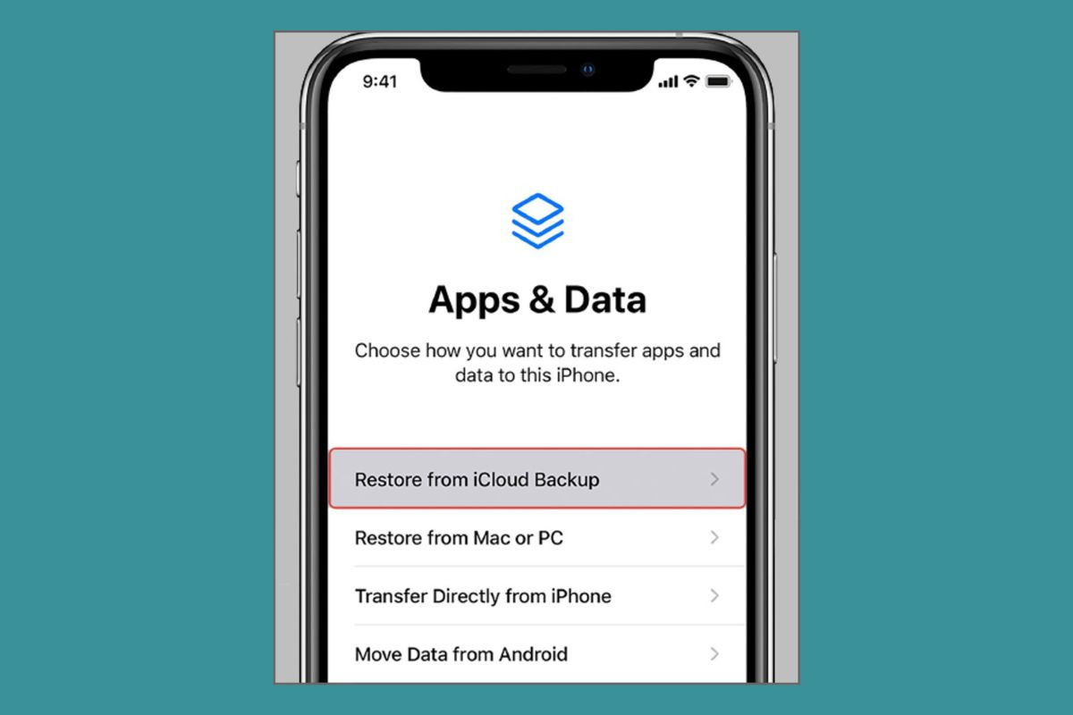 Chọn mục Restore from iCloud Backup trong Apps & Data sau khi khôi phục cài đặt gốc